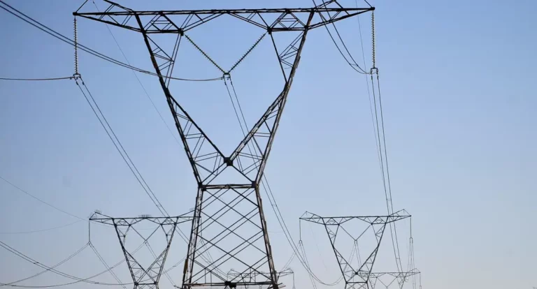 ONS aprova ações preventivas para garantir oferta de energia no país