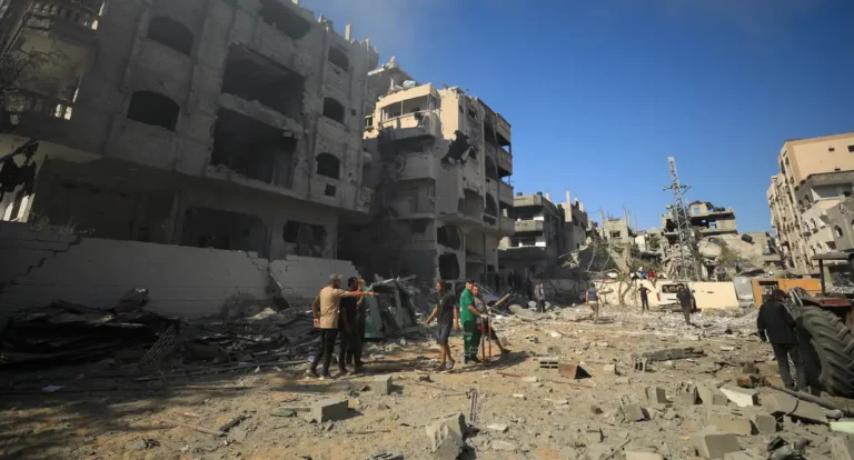 Ataques israelenses em Gaza matam 61 pessoas em 48 horas