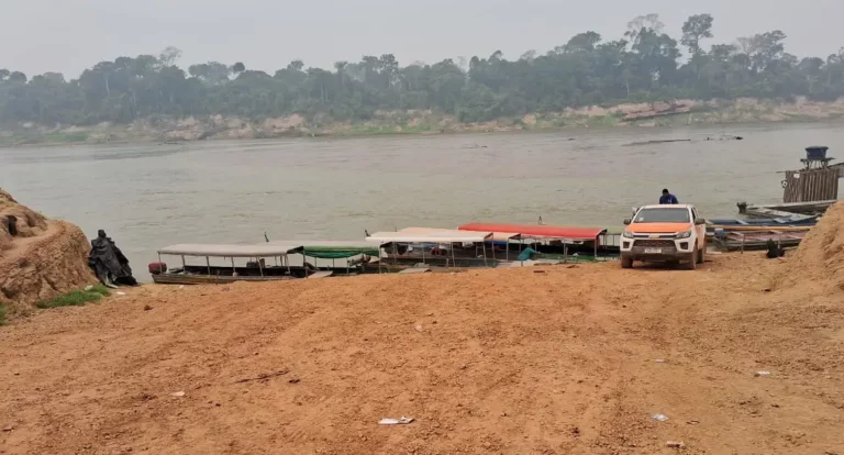 Seca no Rio Madeira e queimadas afetam moradores de Porto Velho