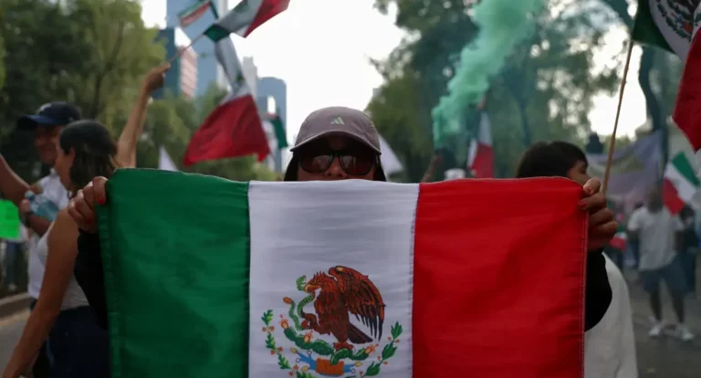 Controversa reforma judicial do México segue para plenário do Senado