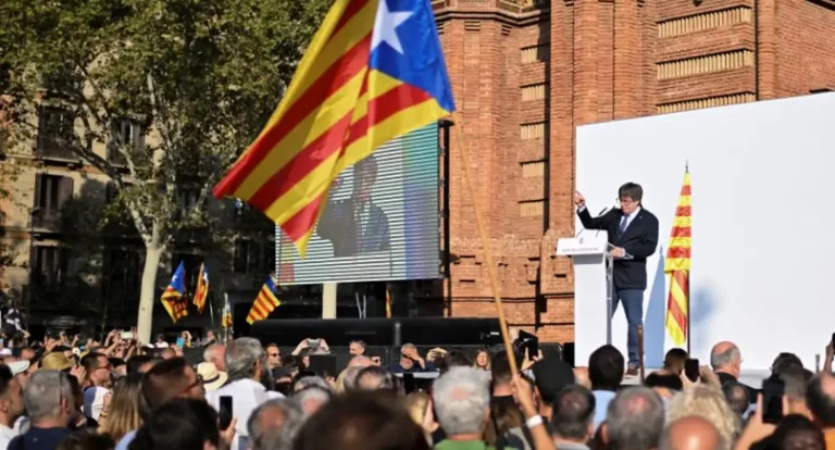 Juiz do Supremo espanhol reitera recusa em anistiar Carle Puigdemont