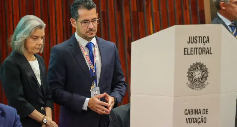 Eleições 2024: TSE lacra sistema que será usado em urnas