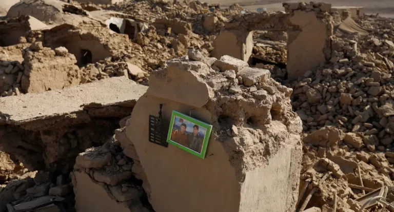 Afeganistão: ataque reivindicado pelo Estado Islâmico deixa 14 mortos