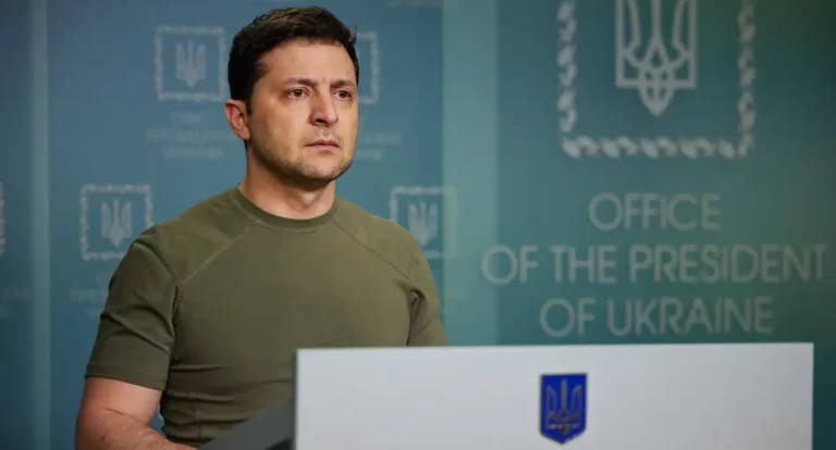 Zelensky anuncia volta de 49 prisioneiros detidos pela Rússia