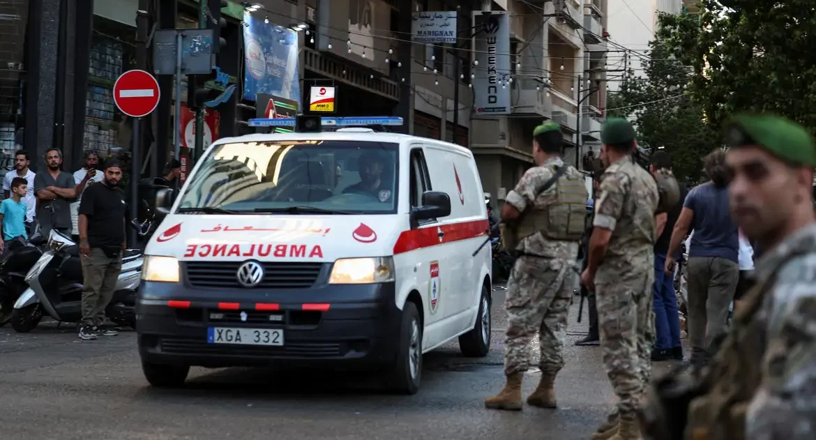 Pagers do Hezbollah explodem, matam 8 e ferem 2,7 mil no Líbano