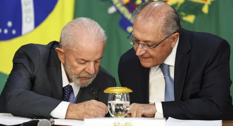 Apex assina convênios de R$ 537 milhões para incentivar exportação