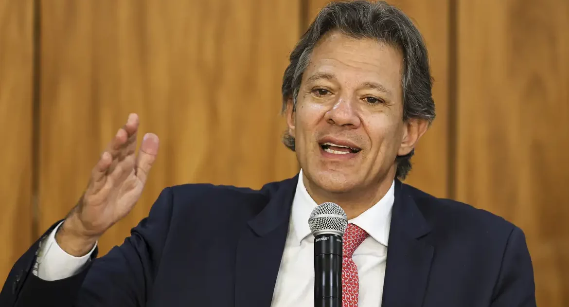 Corte de juros nos EUA veio um pouco atrasado, diz Haddad
