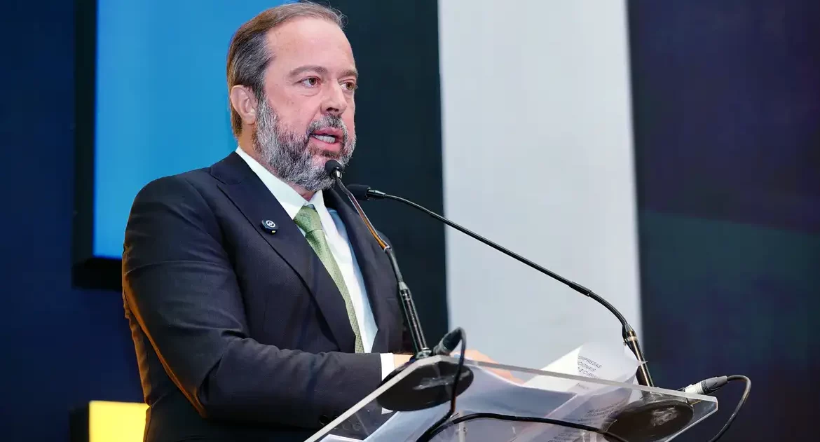“Fase quase final”, diz ministro sobre licença para margem equatorial