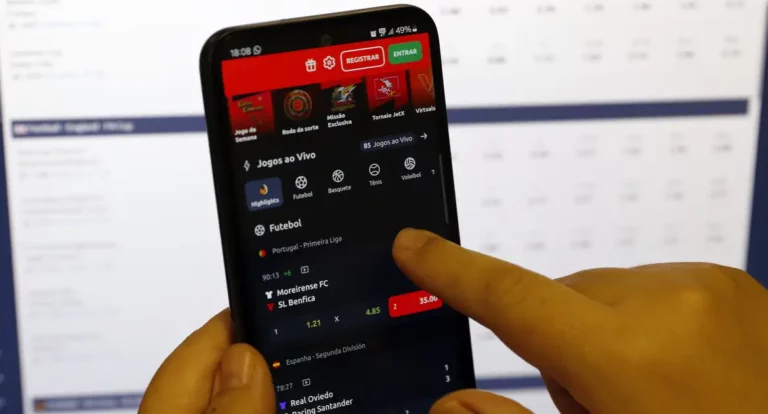 Beneficiários do Bolsa Família gastaram R$ 3 bi em bets em agosto