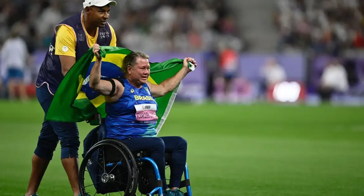 Com brilho nos olhos, Beth Gomes quer buscar tri paralímpico em 2028