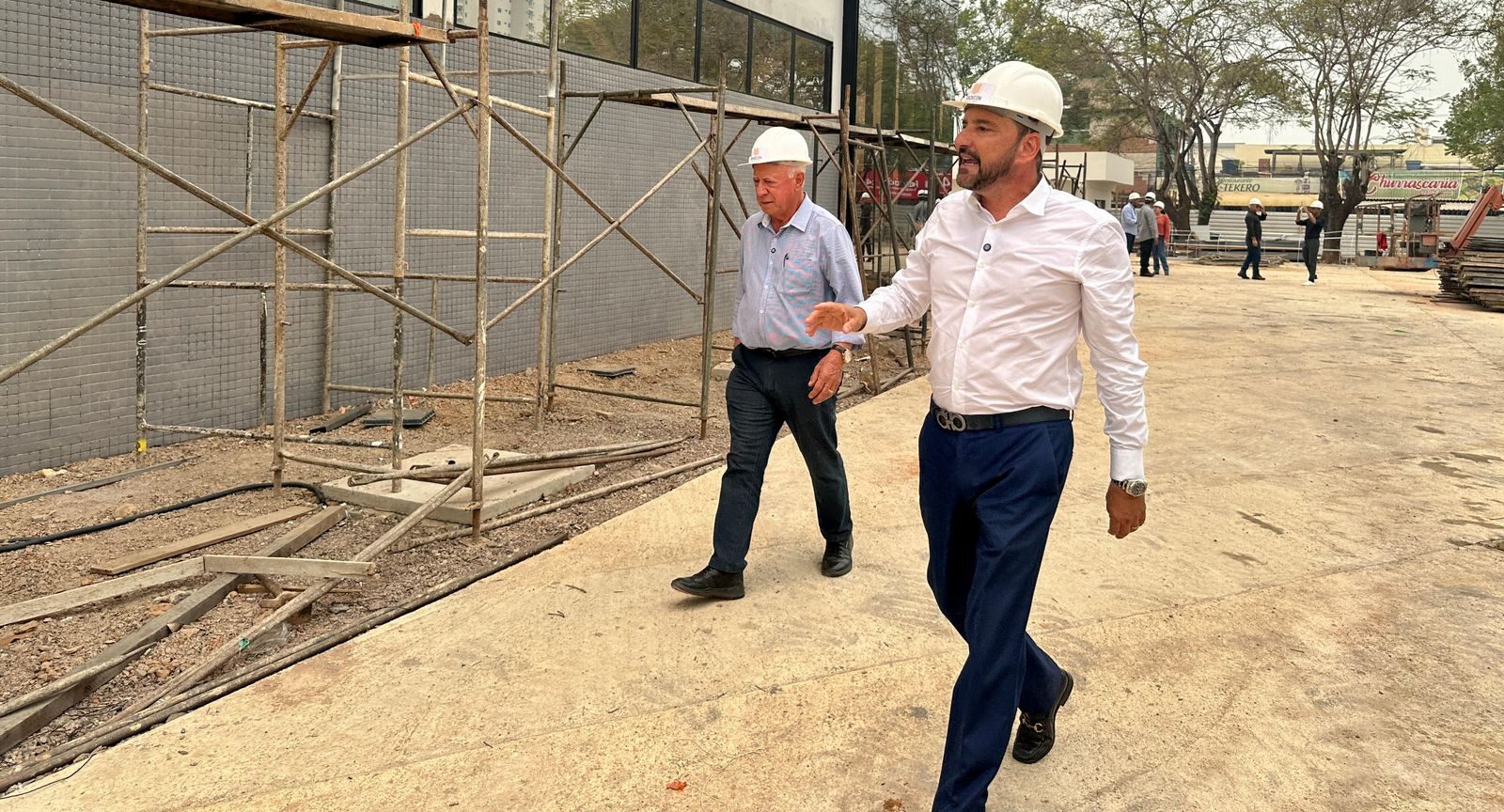 Prefeito Hildon Chaves visita canteiro de obras da nova rodoviária de Porto Velho para acompanhar os avanços