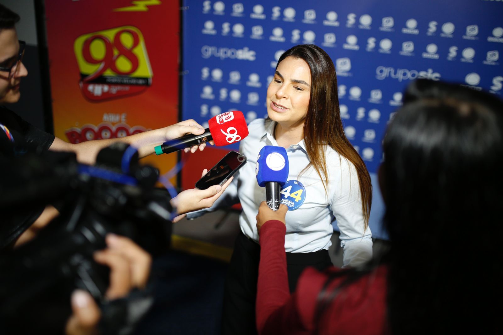 Mariana Carvalho foca em propostas, mantém equilíbrio e vence debate - News Rondônia