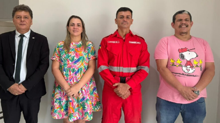 Cláudia de Jesus debate legalização dos bombeiros civis para combater queimadas - News Rondônia