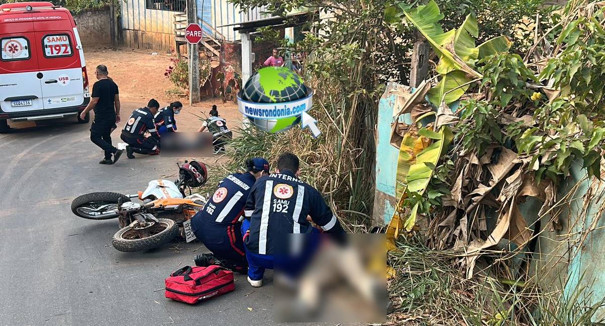 Piloto e passageiro de moto sofrem grave acidente em ladeira no centro