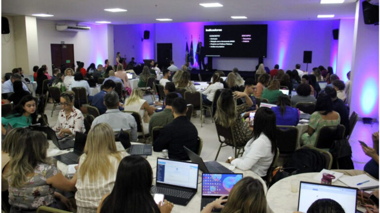 Governo de RO promove formação continuada aos servidores da educação com foco no uso de indicadores estratégicos no setor público