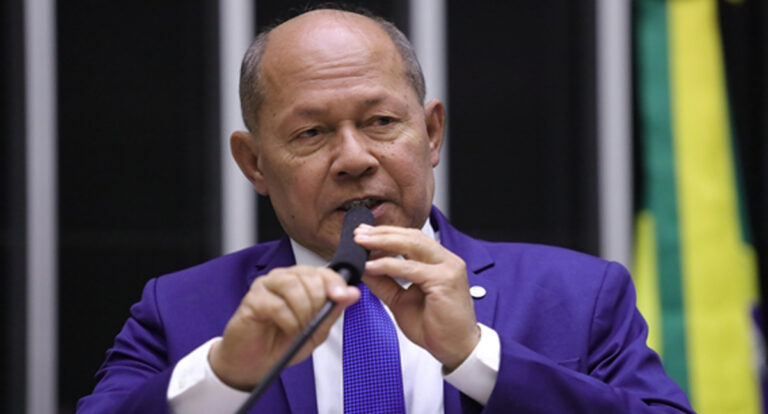 CORONEL CHRISOSTOMO: ESQUERDA NÃO CANSA, VIRA O ANO DE 2024 E A VIDA DO BOLSO DO POVO COM ROMBO NO SETOR PÚBLICO. 