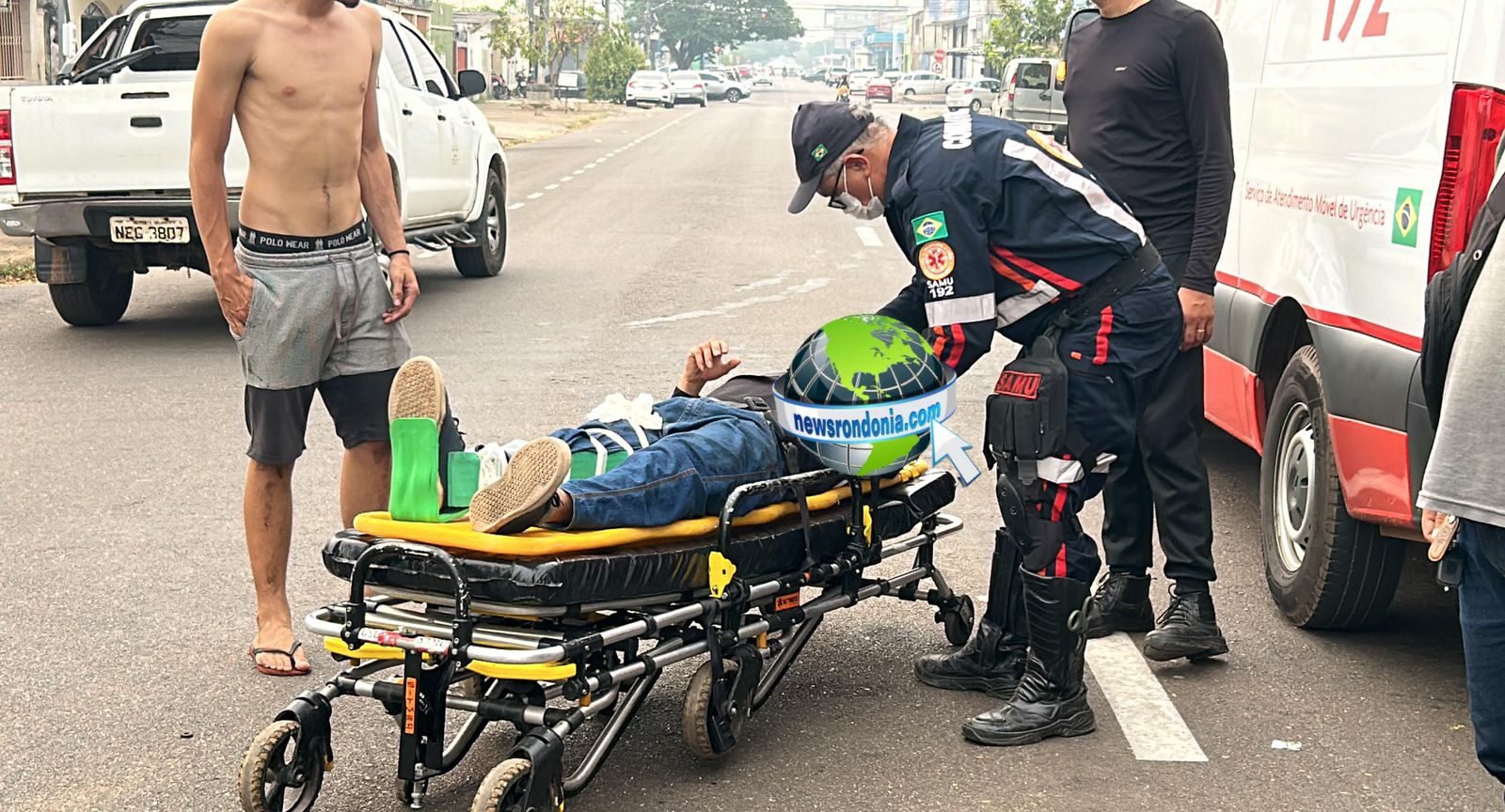 Motorista de Polo atropela motoboy no centro de Porto Velho