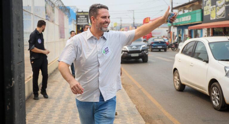 Em caminhada pela zona Leste, Léo fala sobre mudanças na saúde de Porto Velho