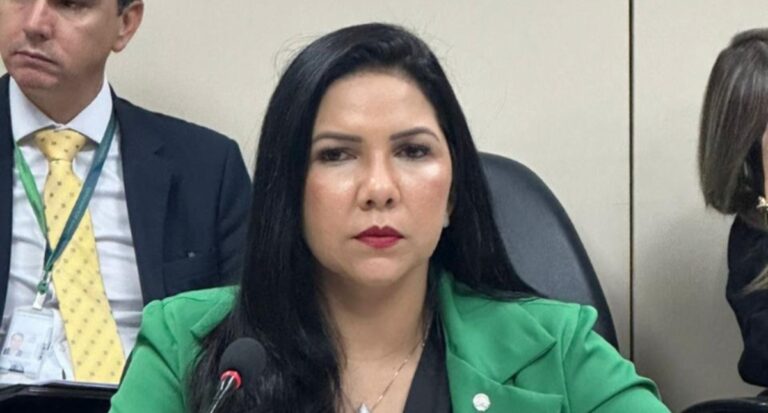 Deputada Federal Cristiane Lopes Assina Coautoria de Pedido de Impeachment contra Ministro do STF - News Rondônia