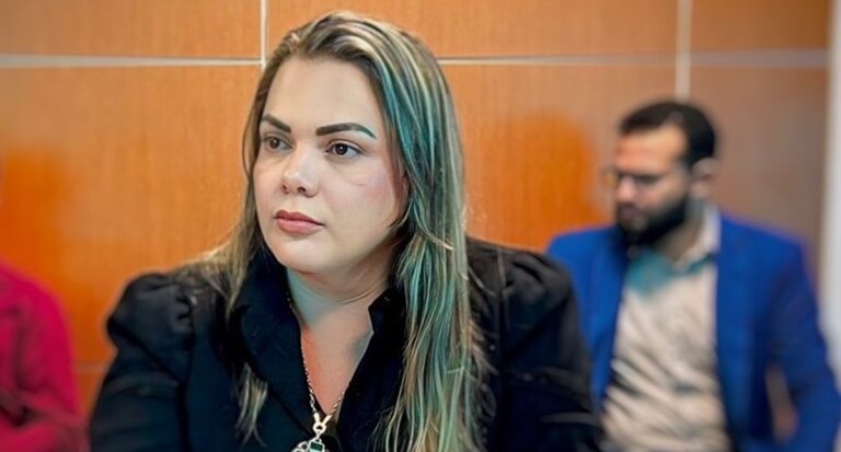 Cláudia de Jesus solicita professores para escola de União Bandeirantes, em Porto Velho