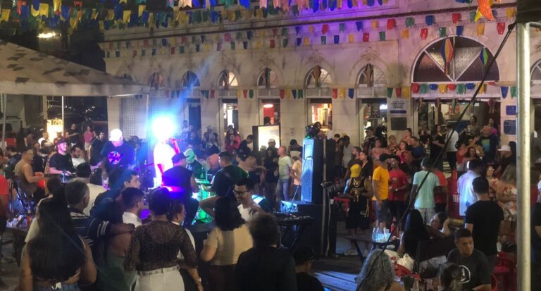 SEGUNDA MIX - Hoje tem churrascada e show do Mistura Sertaneja no Mercado Cultural