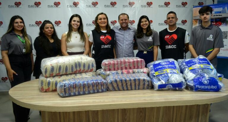 Alimentos arrecadados pela Gincana do Conhecimento da Alero chegam ao NACC - News Rondônia