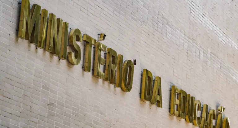 MEC busca formas de usar inteligência artificial em políticas públicas