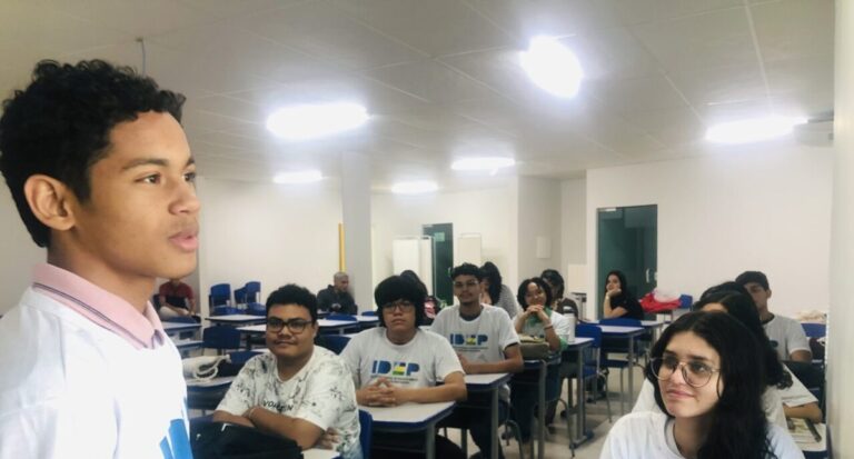 Curso de Oratória atrai jovens em início de carreira que buscam sucesso profissional