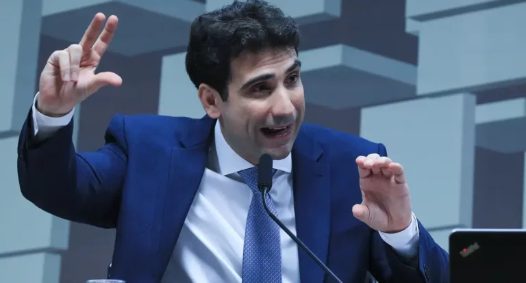 Senado aprova Gabriel Galípolo para presidência do Banco Central