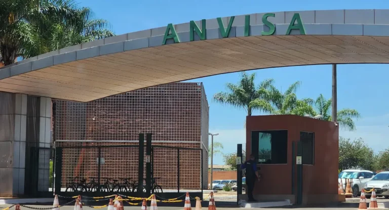 Anvisa atualiza normas de vigilância em portos e aeroportos