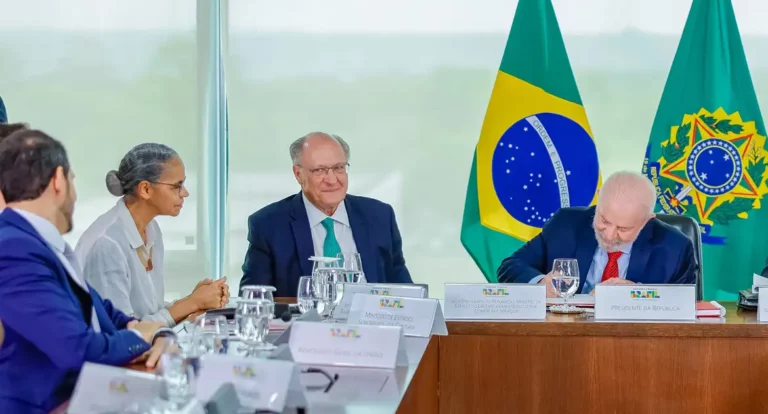 Lula envia projeto que aumenta pena para crimes ambientais