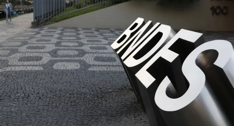 BNDES e banco dos EUA assinam acordo para investimentos no Brasil