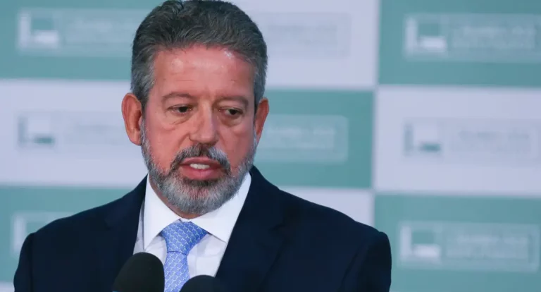 Lira anuncia comissão especial para analisar PL da Anistia
