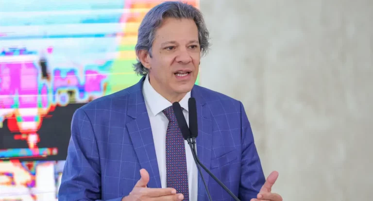 Haddad confirma envio de PEC sobre revisão de gastos