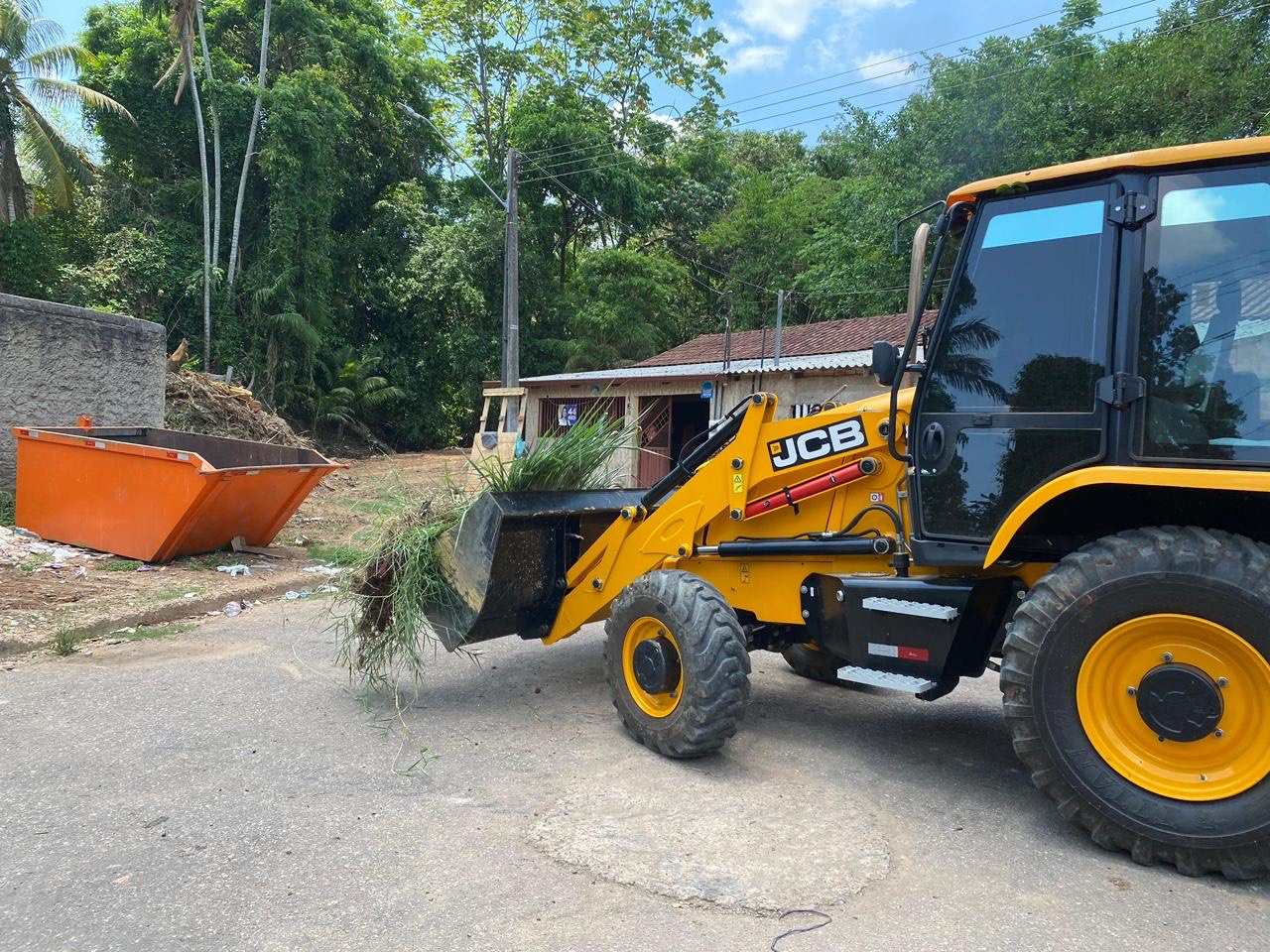 Sema realiza limpeza de espaço público a pedido do Vereador Edimilson Dourado - News Rondônia