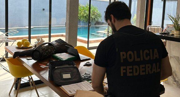 PF e PM realizam operação contra grupo criminoso especializado em fraudes ambientais em Rondônia