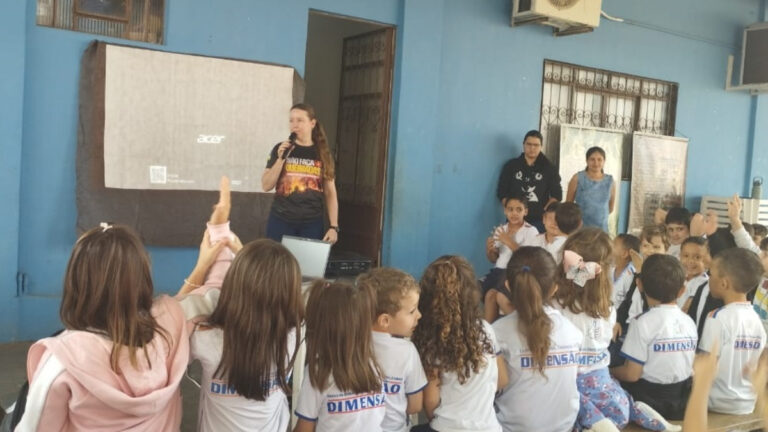 Ações de conscientização ambiental e prevenção aos incêndios florestais são apresentadas para estudantes de Rondônia