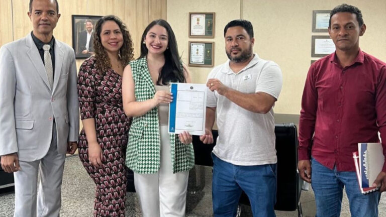 Alex Redano indica aquisição de tablets para educação municipal em Cacaulândia - News Rondônia