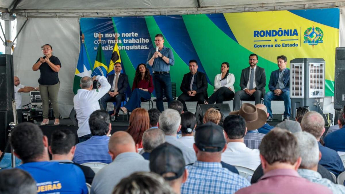 Ações de proteção às crianças e adolescentes são reforçadas no estado pelo governador Marcos Rocha com entrega de 58 caminhonetes - News Rondônia