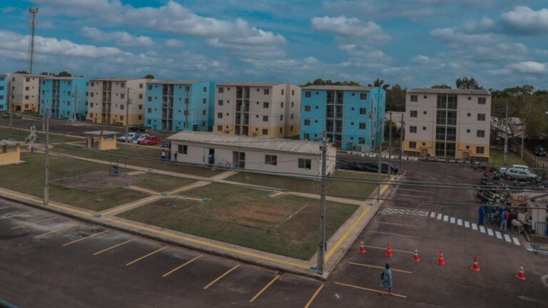 Minha Casa Minha Vida retoma obras paralisadas em Ji-Paraná, anuncia Cláudia de Jesus - News Rondônia