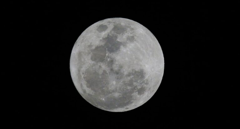Maior superlua do ano pode ser vista nesta quinta-feira