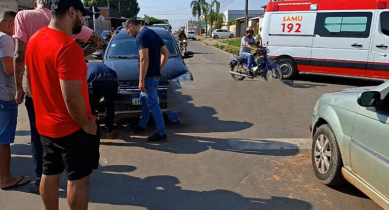 Acidente no cruzamento da T-23 e Avenida Curitiba deixa motociclista ferida