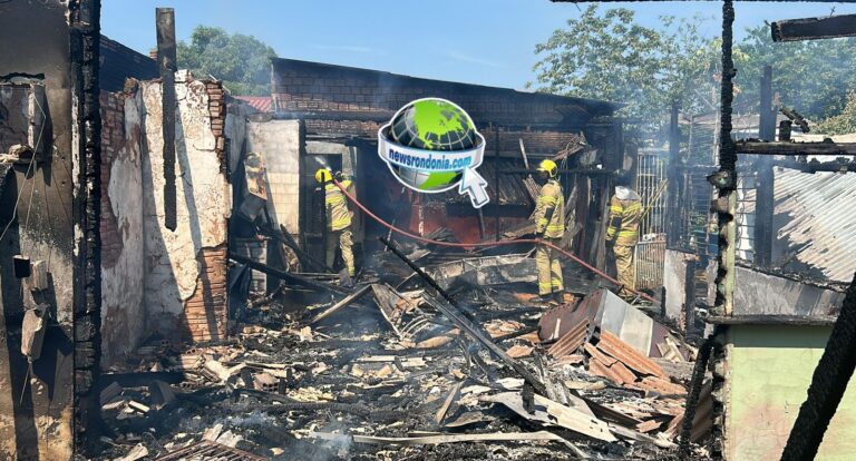 Comércio é destruído por incêndio em Porto Velho