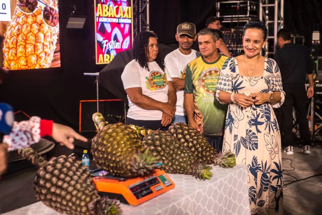 No Acre, produtor vence concurso com abacaxi de mais de 10kg - News Rondônia