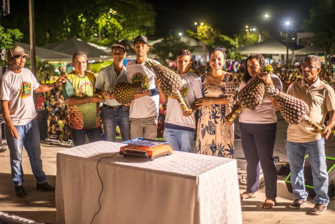 No Acre, produtor vence concurso com abacaxi de mais de 10kg - News Rondônia