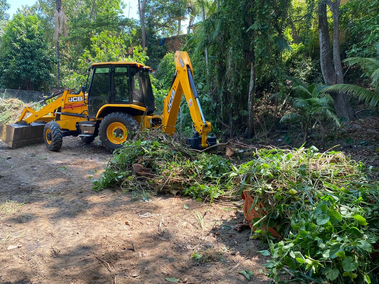 Sema realiza limpeza de espaço público a pedido do Vereador Edimilson Dourado - News Rondônia