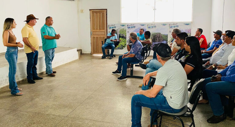 Deputado Pedro Fernandes participa de reunião com produtores e associações agrícolas em Campo Novo de Rondônia - News Rondônia
