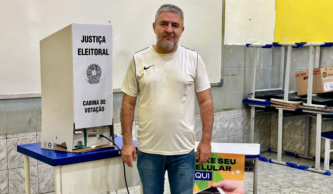 Vereador Everaldo Fogaça vota na escola Barão de Solimões em Porto Velho e se diz confiante - News Rondônia