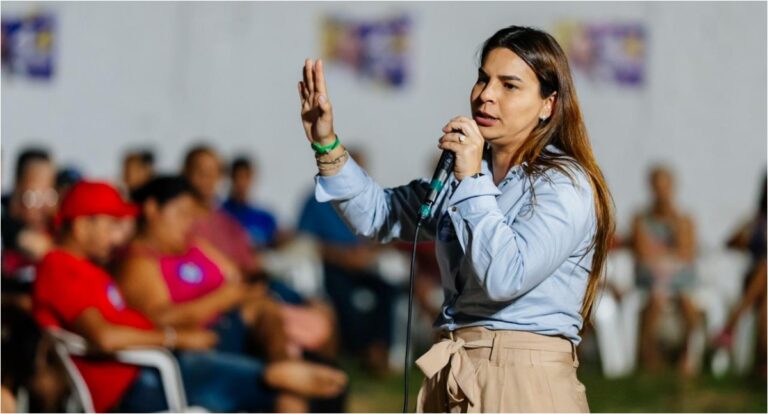 Mariana Carvalho homenageia professores pelo seu dia