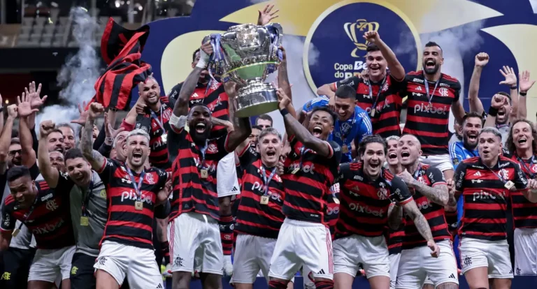 Flamengo vence Atlético-MG e fica com título da Copa do Brasil